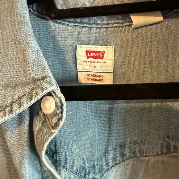 Levi's Sky Blue Button-Up Shirt - Picture 2 of 3